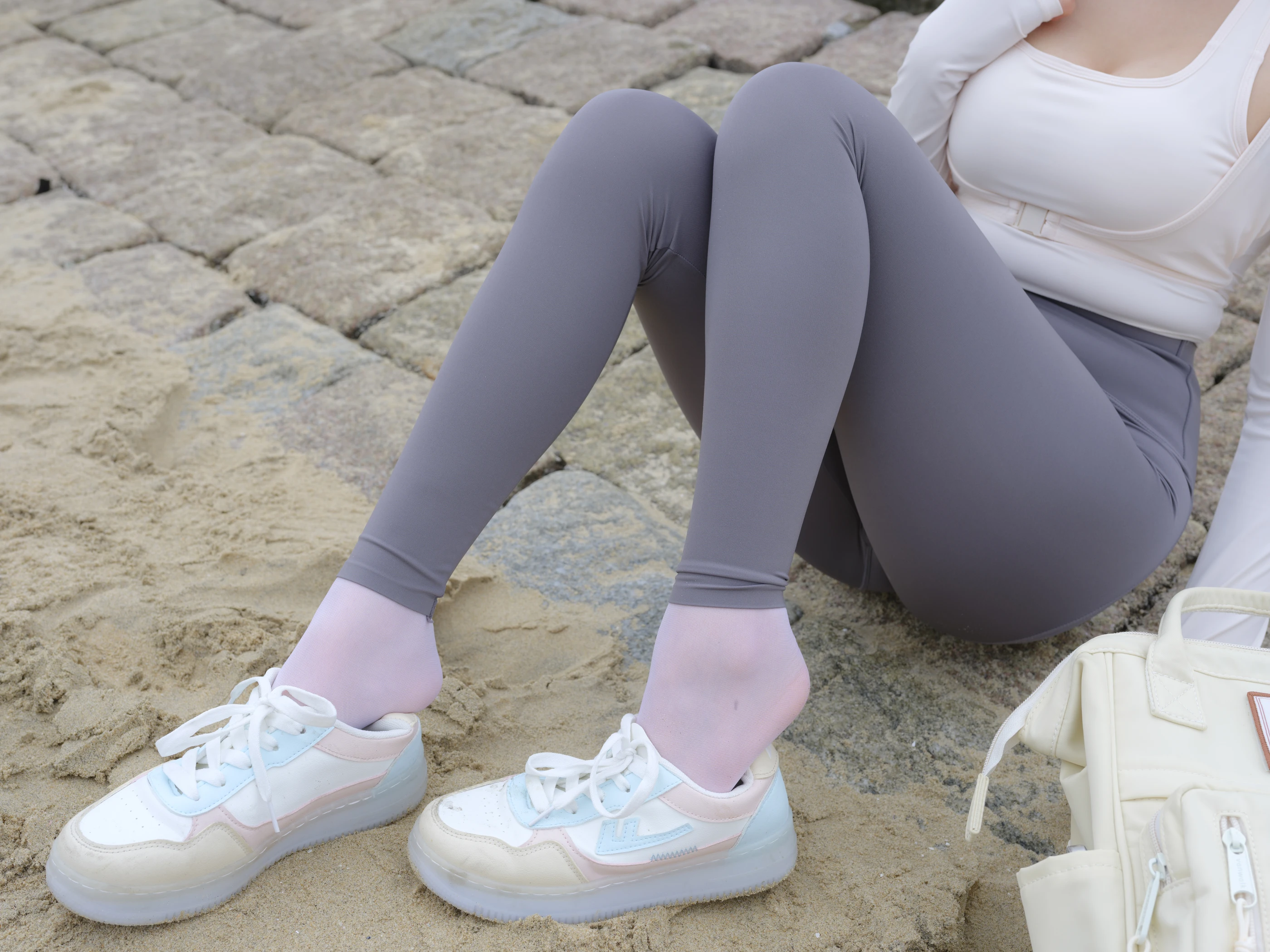 森萝财团 晴涩 11E4K 瑜伽服 [104P 1V]插图1